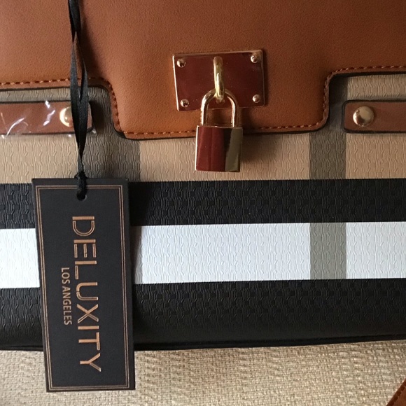 Deluxity shoulder Bag - Picture 4 of 11